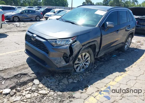 2021 Toyota Rav4 Xle Premium z USA, uszkodzony, nr VIN 2T3C1RFV4MC130366